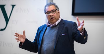 Former Calgary mayor speaks to MBAs on building better communities