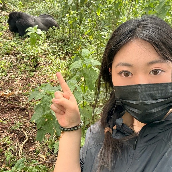 Daphne Liu visiting the gorillas